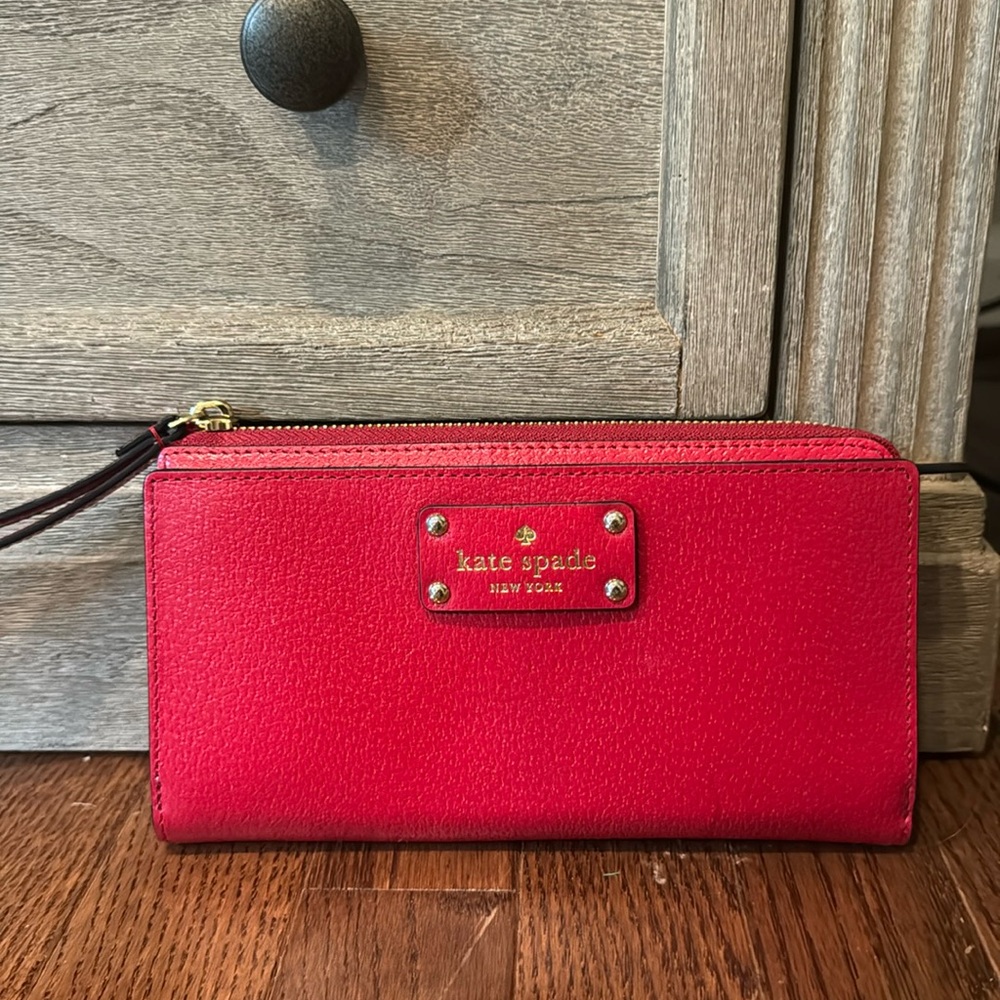 Kate Spade pillbox red Layton wallet wellesley wristlet